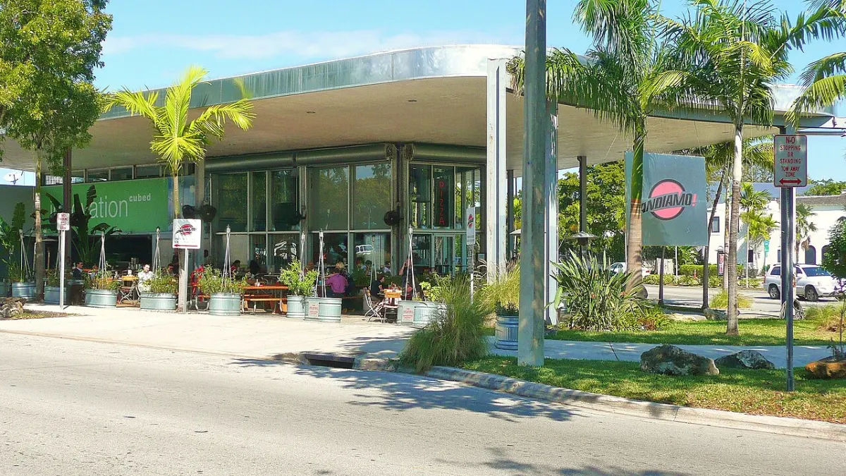 A mid-century modern building on Biscayne Boulevard in the MiMo district
